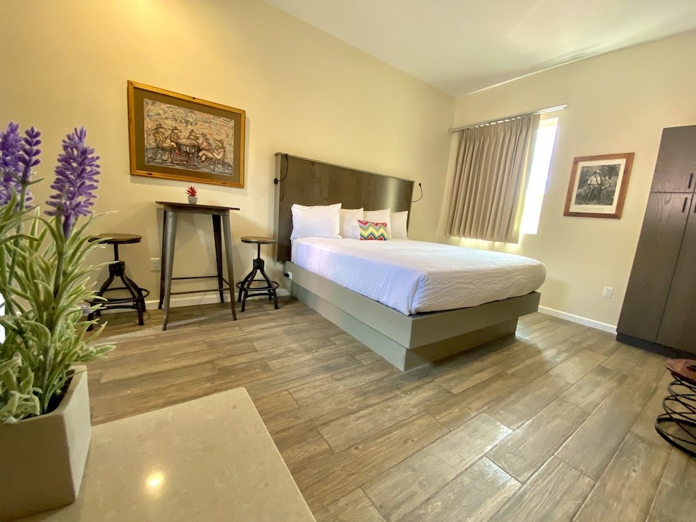 Sedona Village Lodge - photo 18