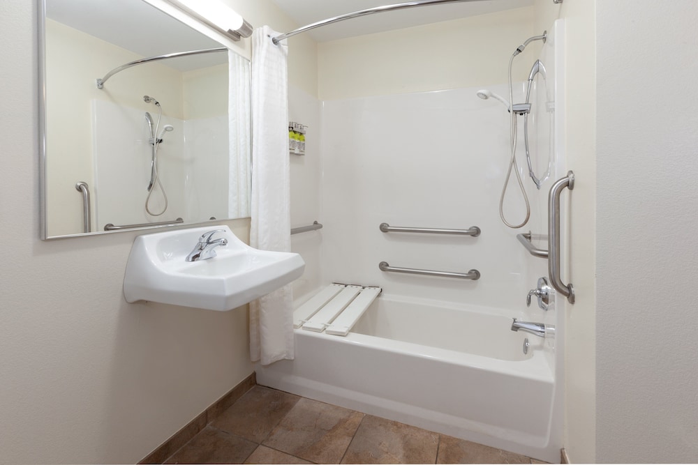 Candlewood Suites Kalamazoo Se by IHG - photo 16