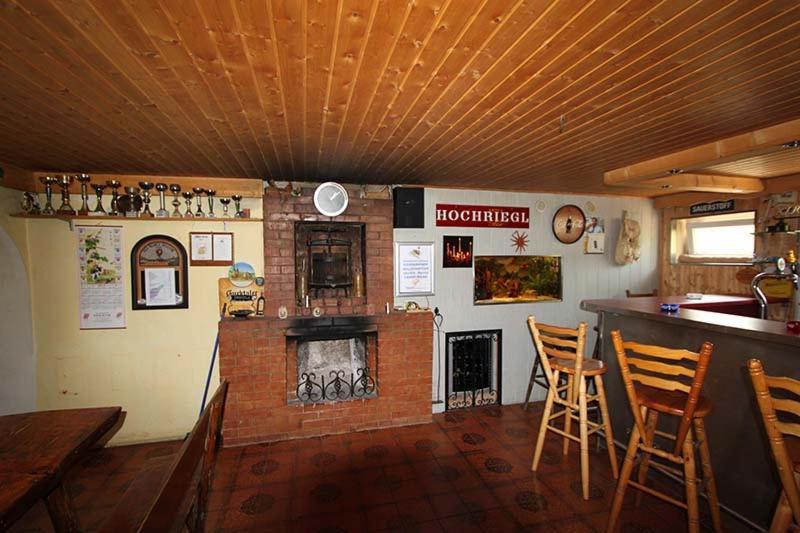 Gastepension Sport 71 — hotel in Strasshof An Der Nordbahn