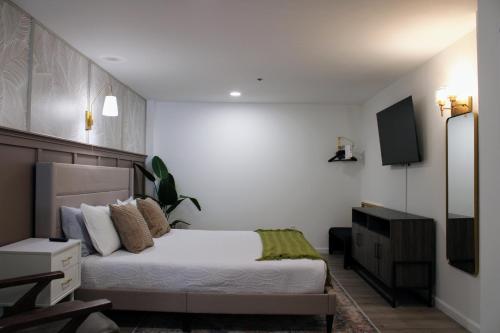 The Brooks Hotel - photo 37