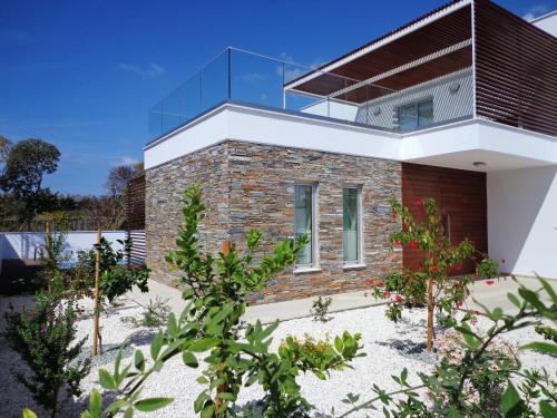 Kyma 3 Bed Villa Pool