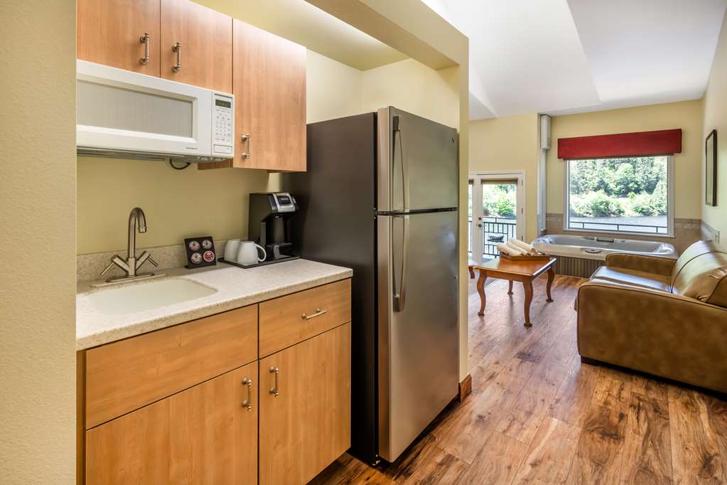 Best Western Lodge At River's Edge - photo 16