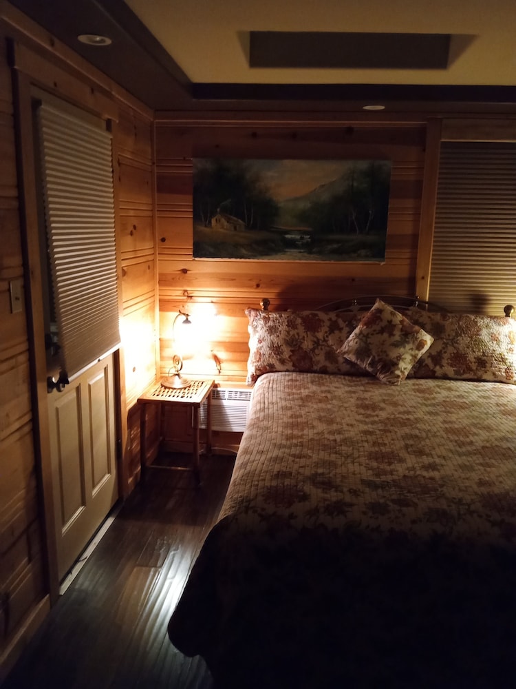 All Season's Groveland Inn - photo 15