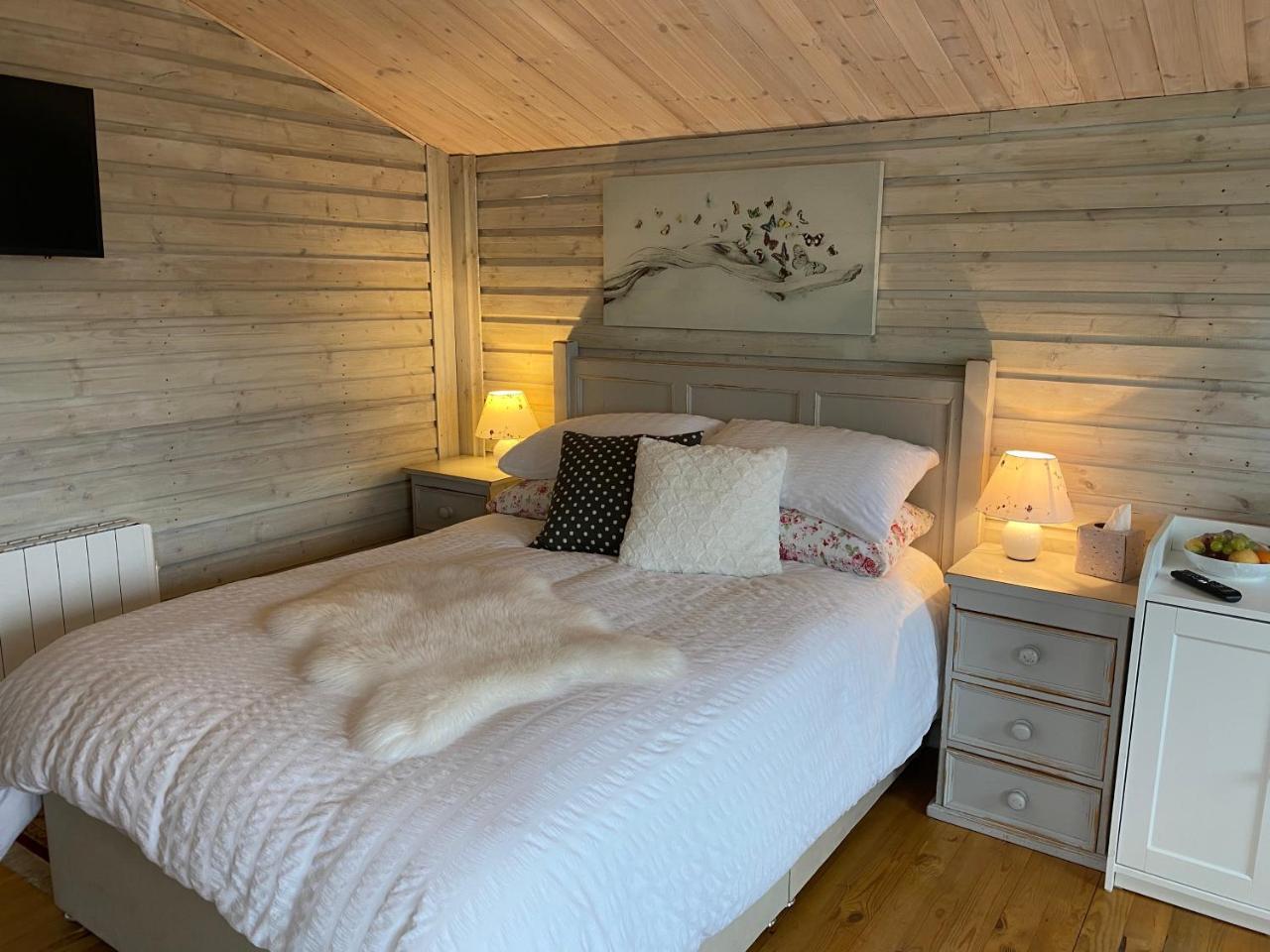 Adorable Cabin in the Countryside