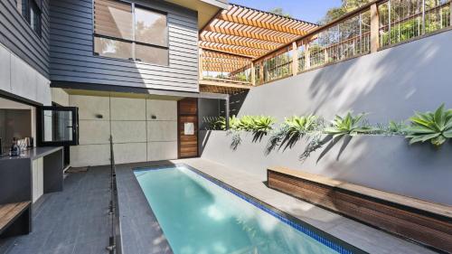 Macmasters Coastal Retreat Heated Pool — hotel in Macmasters Beach