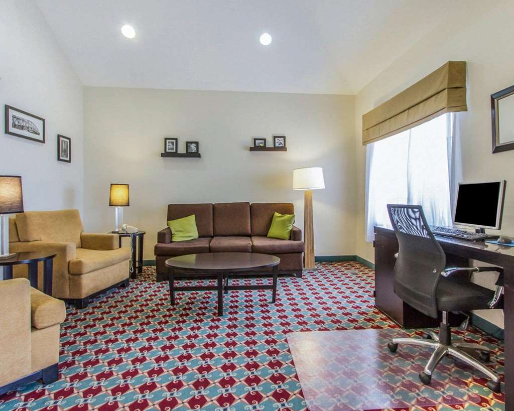 Rodeway Inn Fremont Ne - photo 8