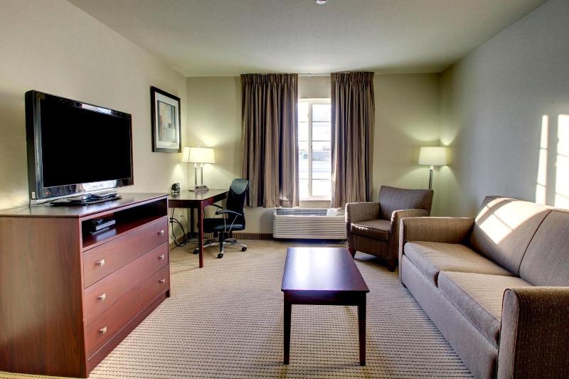 Cobblestone Inn & Suites Eaton - photo 30