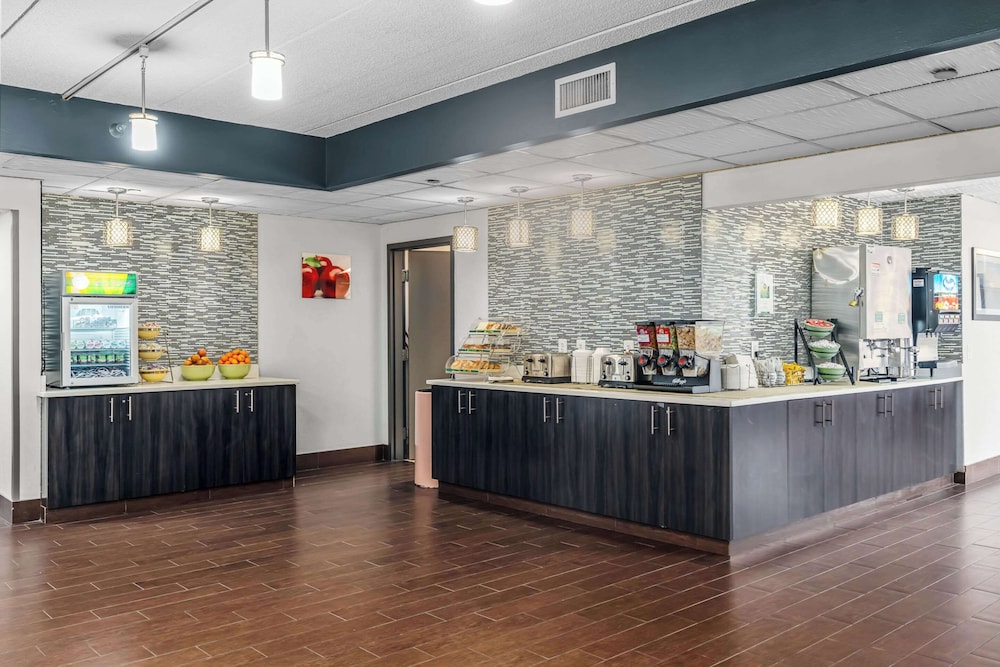 Quality Inn & Suites Mall of America MSP Airport - photo 46