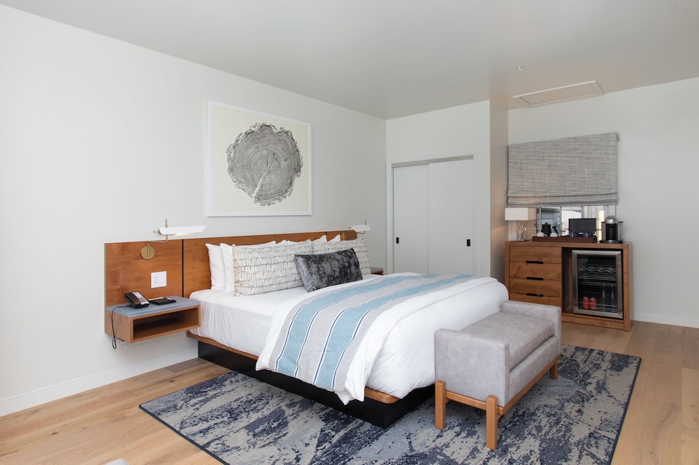 Carmel Beach Hotel - photo 9