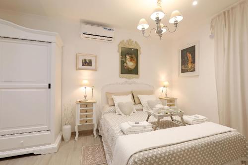 Cave98 Apartment — 4-Star Luxury Hotel in Rome, Italy