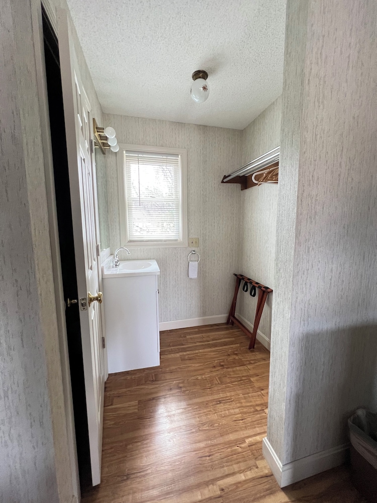 Island Pond Country Inn - photo 11