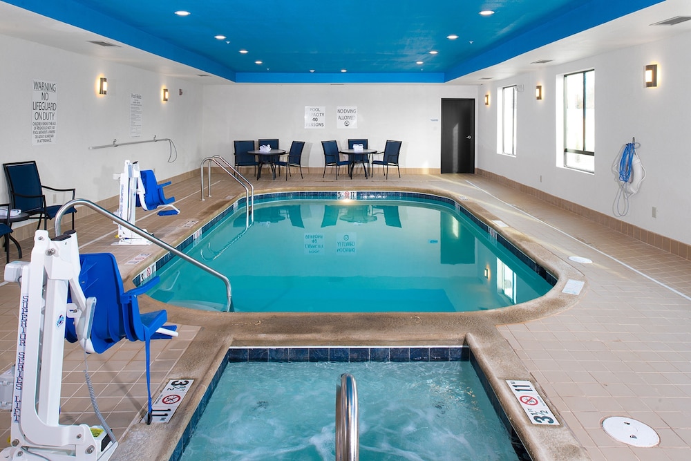Holiday Inn Express Hutchinson by IHG - photo 14