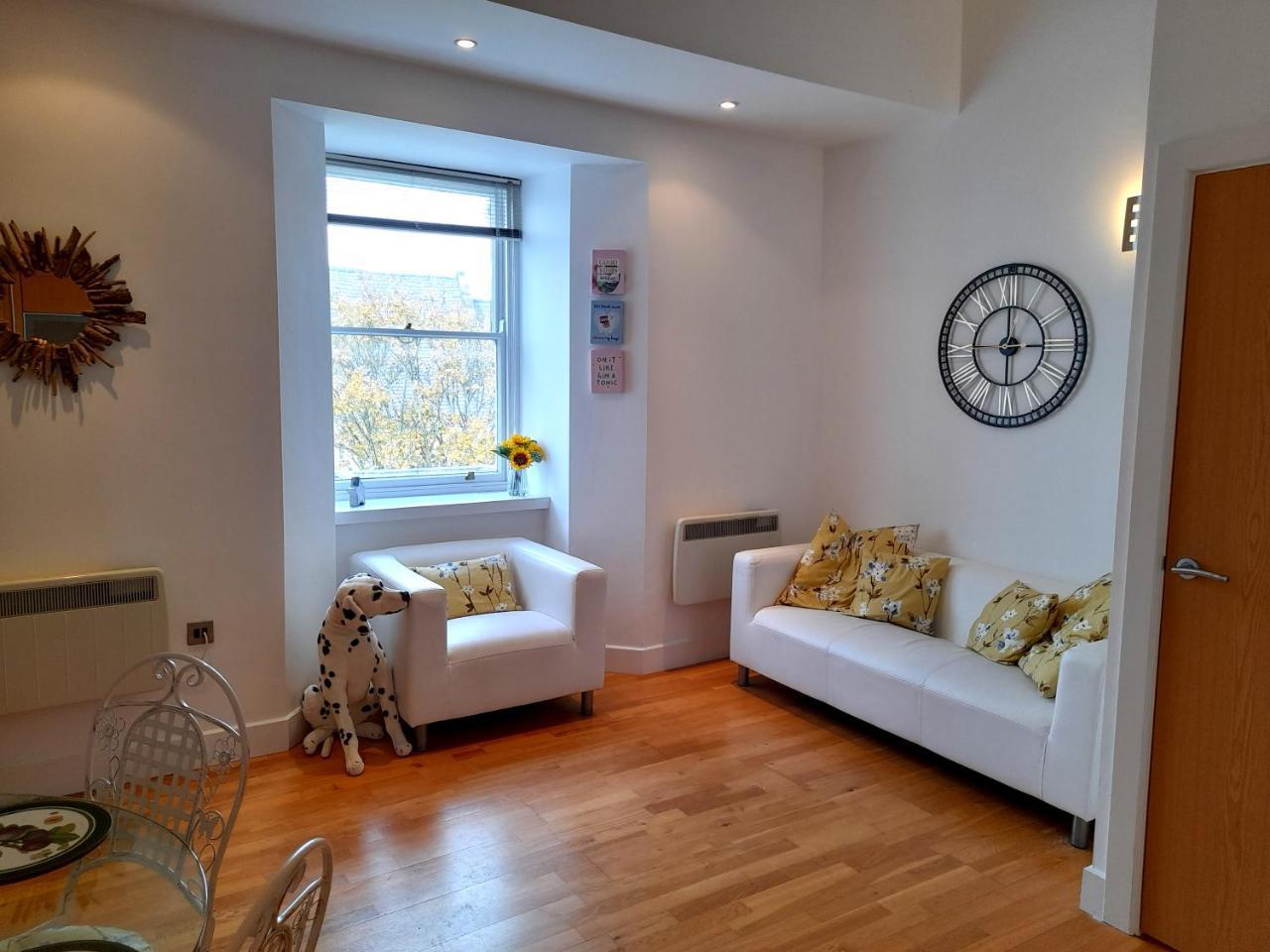St Martin's View 17 Easby Hall 2 Bedroom 2 bathroom with free private parking