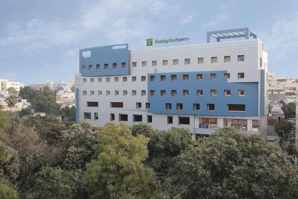 Holiday Inn Express Hyderabad Banjara Hills
