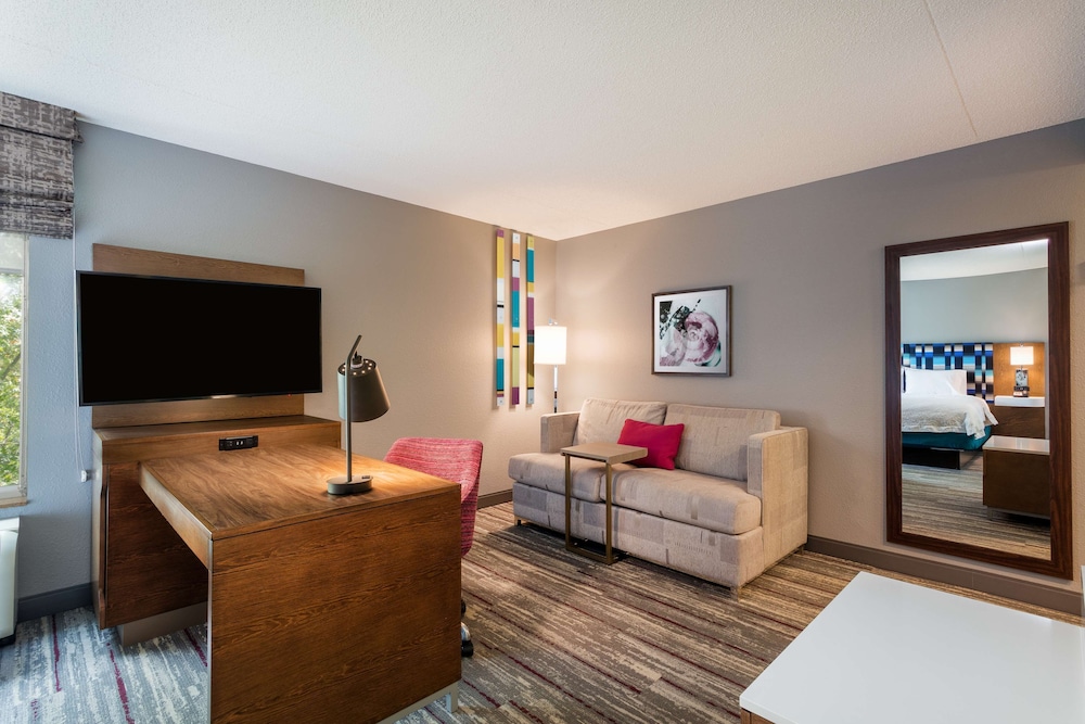 Hampton Inn & Suites Herndon Reston - photo 15