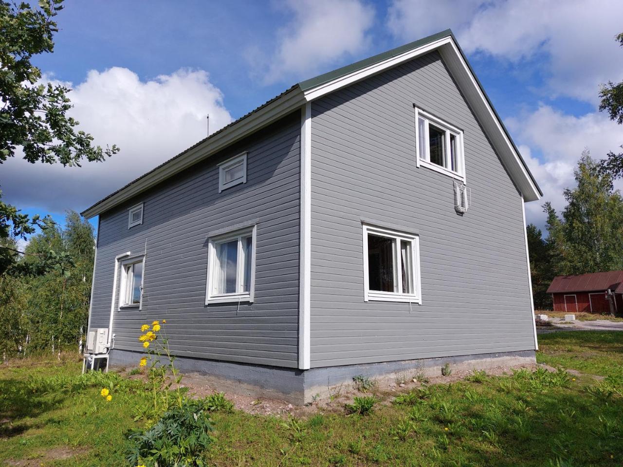Villa Mummola Neljän makuuhuoneen asunto lähellä jokea — 4-Star Luxury Hotel in Simpele, Finland