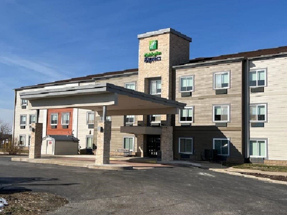Holiday Inn Express Rensselaer by IHG - photo 42