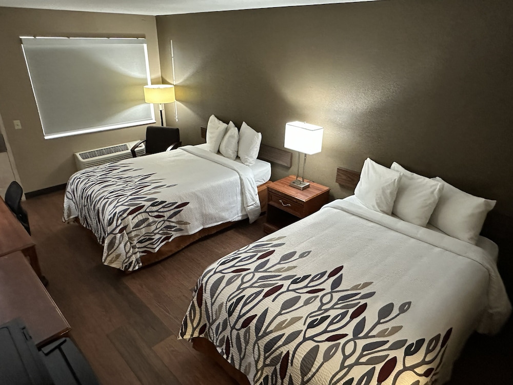Red Roof Inn & Suites Marysville - photo 5