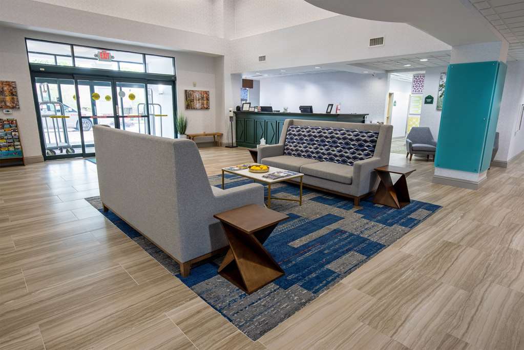 Wingate by Wyndham Lafayette Airport - photo 8