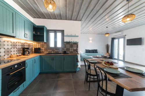 Falakis Apartments — 4-Star Luxury Hotel in Kythnos, Greece