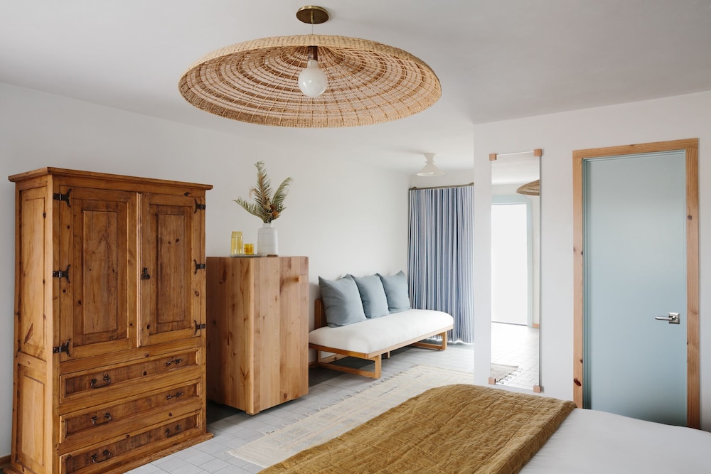 Daunt's Albatross Motel - photo 6