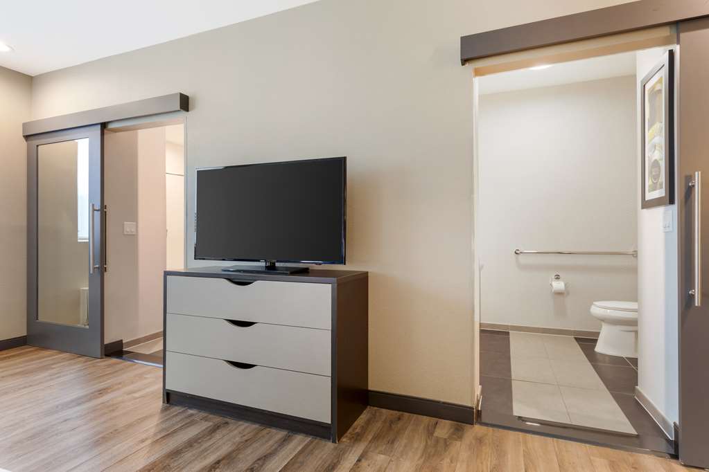 GLō Best Western Dallas South DeSoto - photo 15