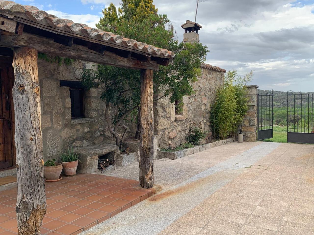 La Casita Del Hortelano — hotel in Robledo De Chavela