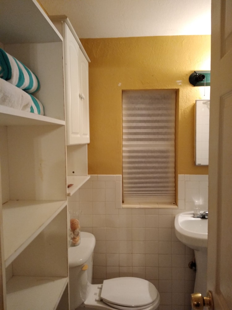 Swashbuckler Motel - photo 34