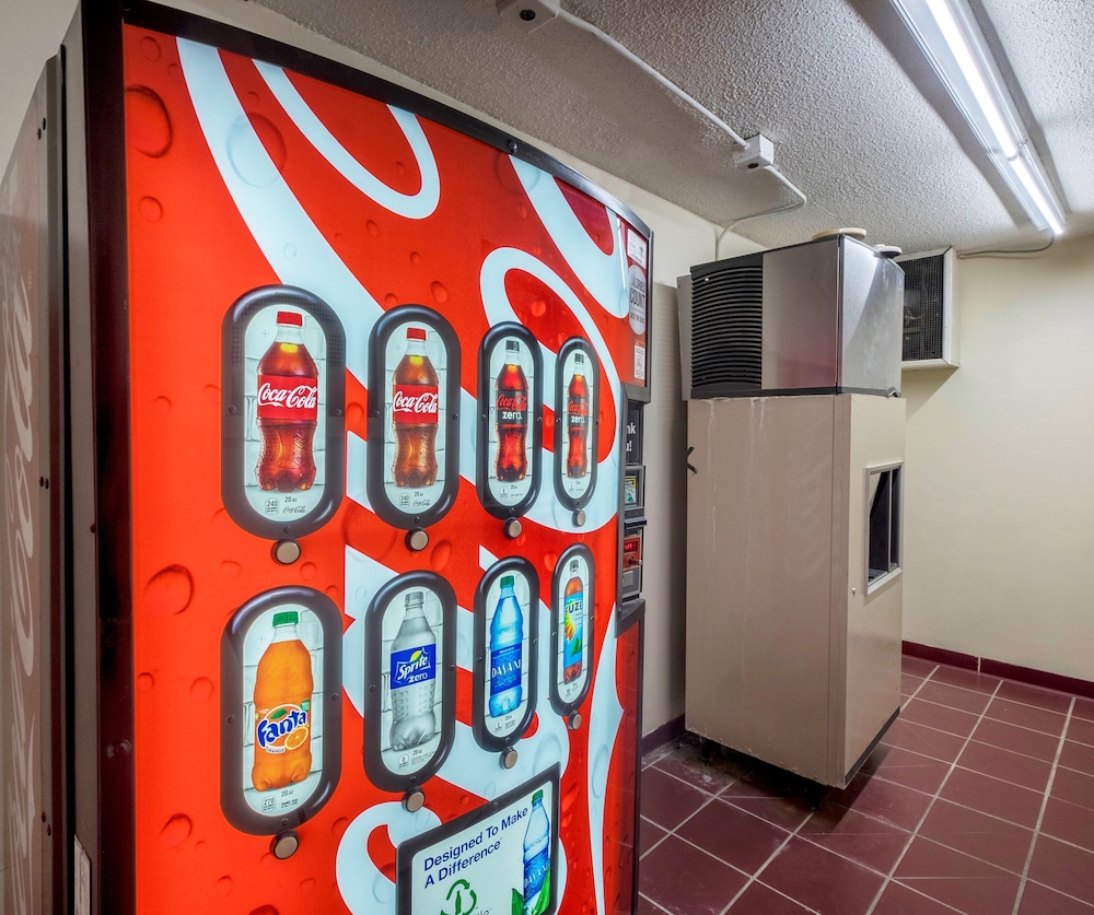 Quality Inn & Suites - photo 19