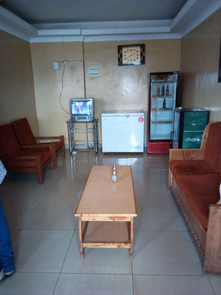 Mountain Palace Hotel — Nyeri — photo 4
