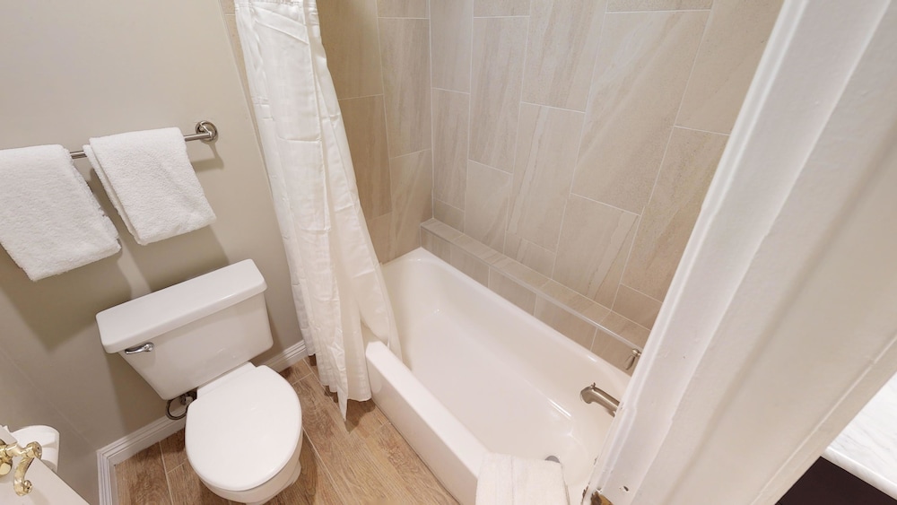 Chase Suite Hotel Newark Fremont - photo 7