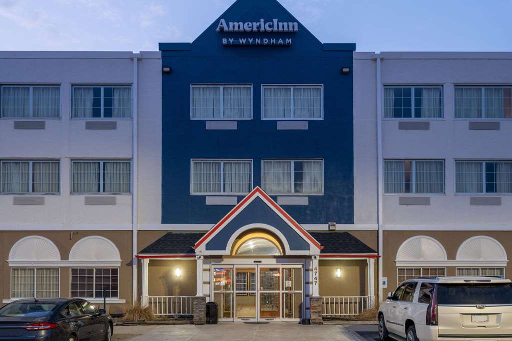 AmericInn by Wyndham Cedar Rapids North - photo 4