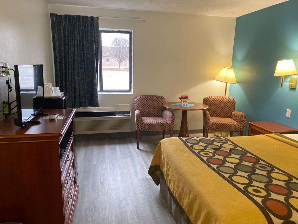 Americas Best Value Inn West Frankfort - photo 16
