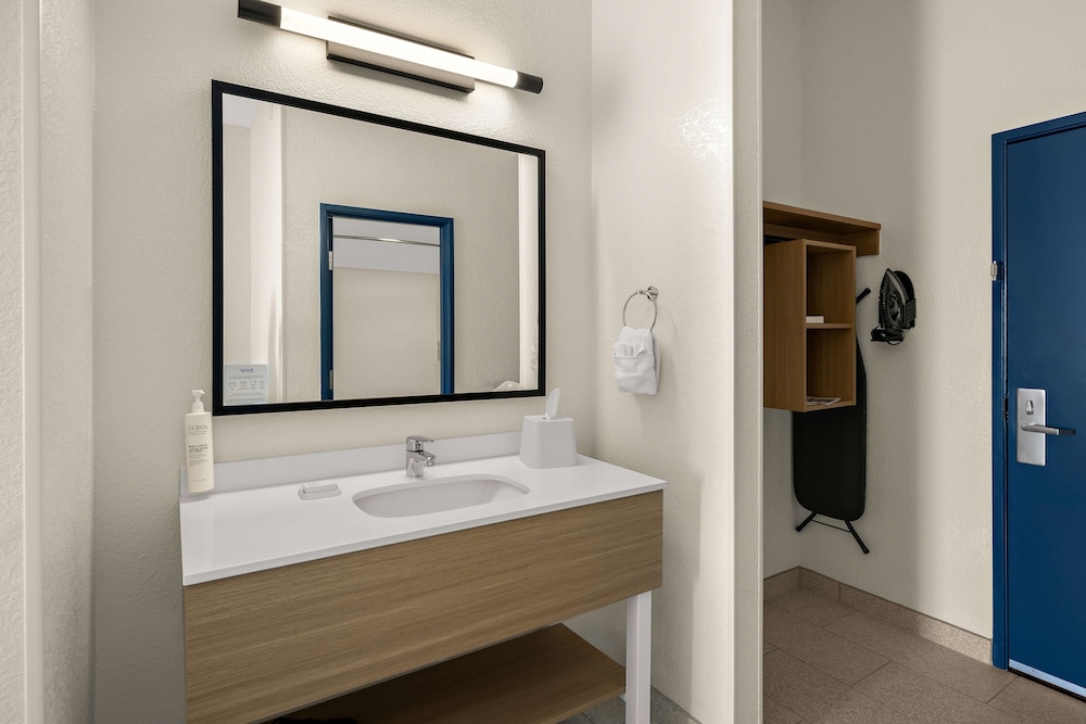 Spark by Hilton Tifton - photo 32