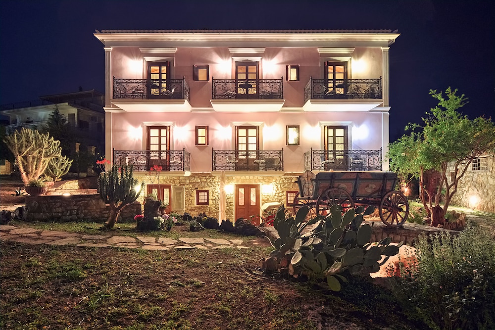 Archontiko Art Hotel - carbon neutral hotel in Galaxidhion