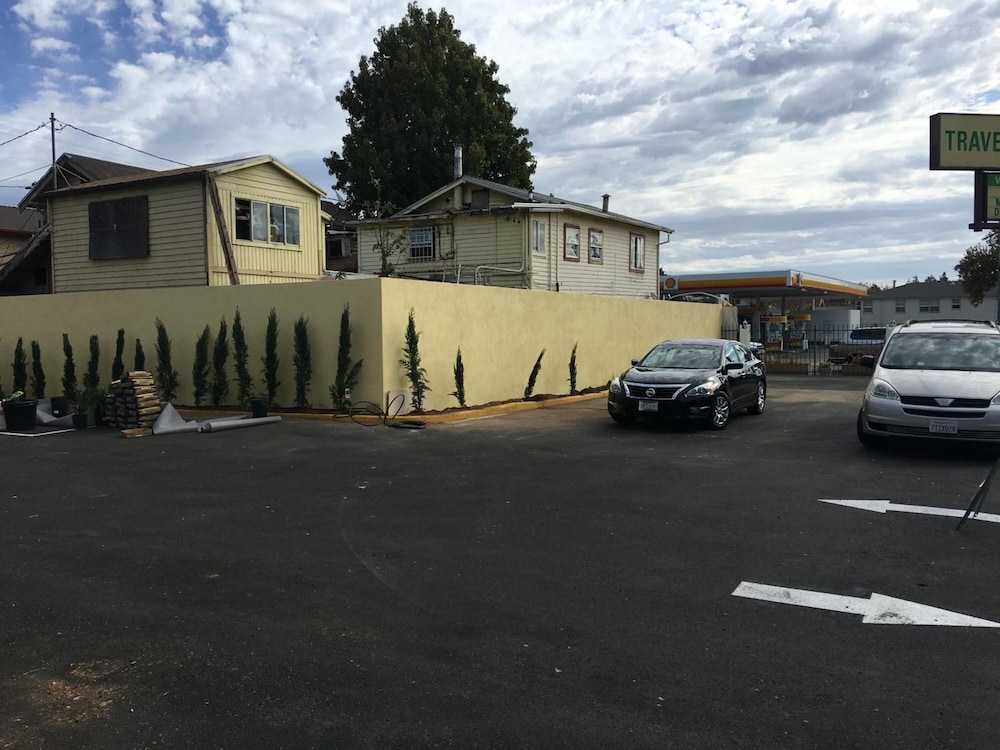 Vallejo Inn - photo 43