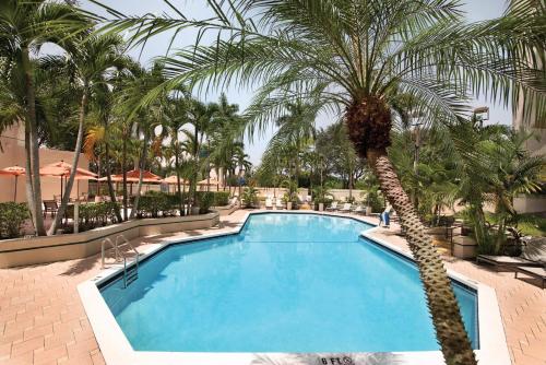 Cozy Two Room Suite With Modern Touches And Pool 20722007 — Boca Raton