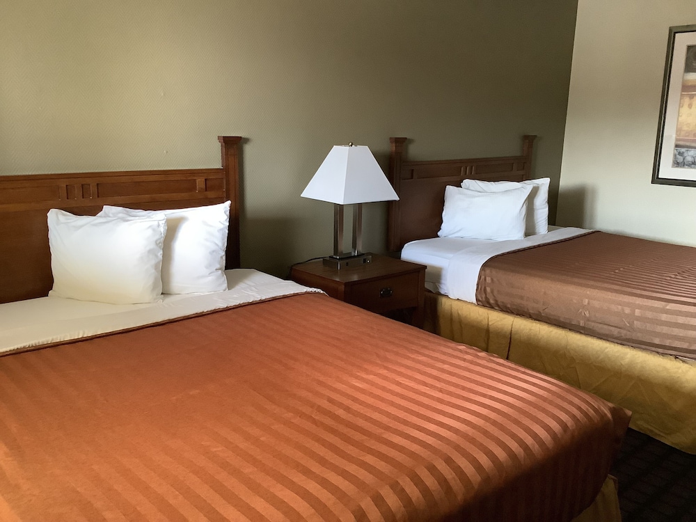 Silver Spur Vintage Inn & Suites - photo 16