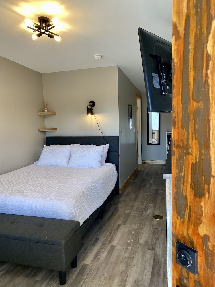 The Darmont Hotel and Suites - photo 9