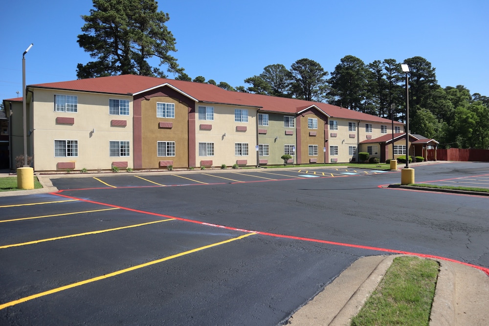 HomeTown Inn & Suites - photo 35