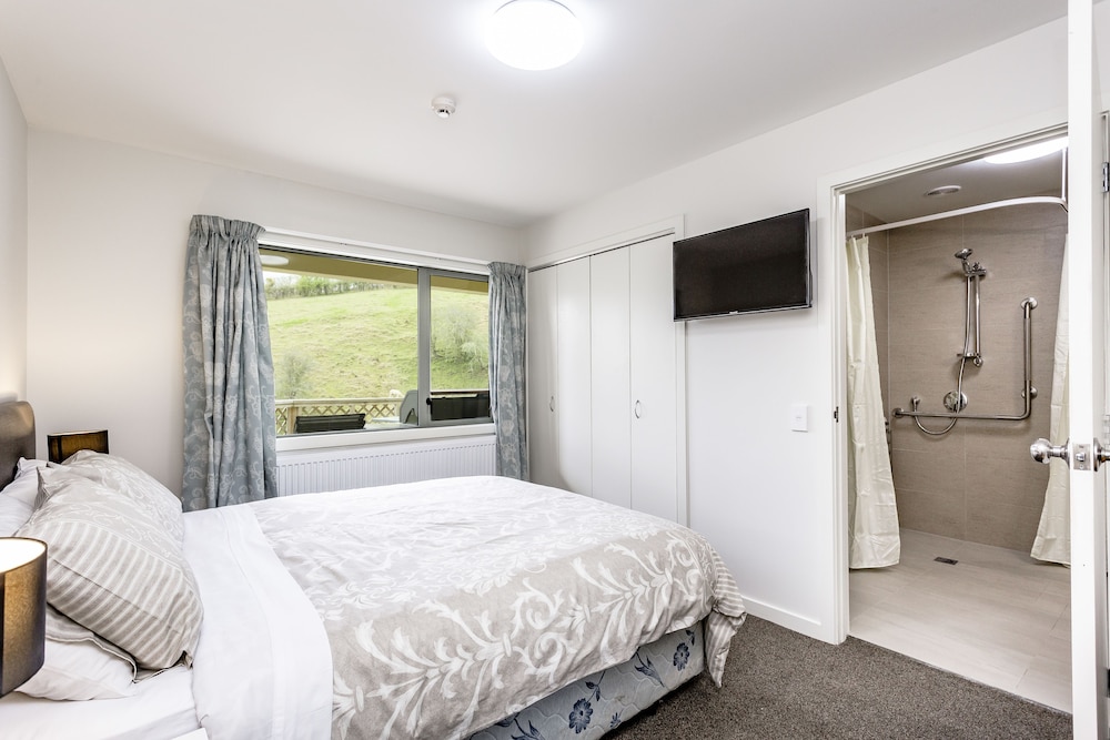 Hunters Moon — 4-Star Luxury Hotel in Dunedin, New Zealand