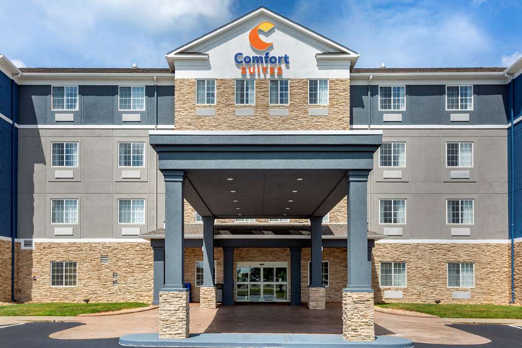 Comfort Suites Clarksville near Governors Square Mall in Clarksville, United States