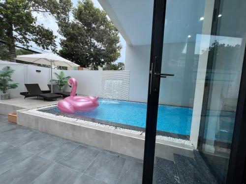Tuấn Homestay — 5-Star Luxury Hotel in Vung Tau, Vietnam