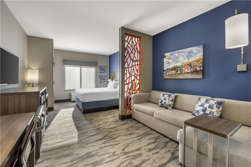 Best Western Plus Castlerock Inn & Suites - photo 6
