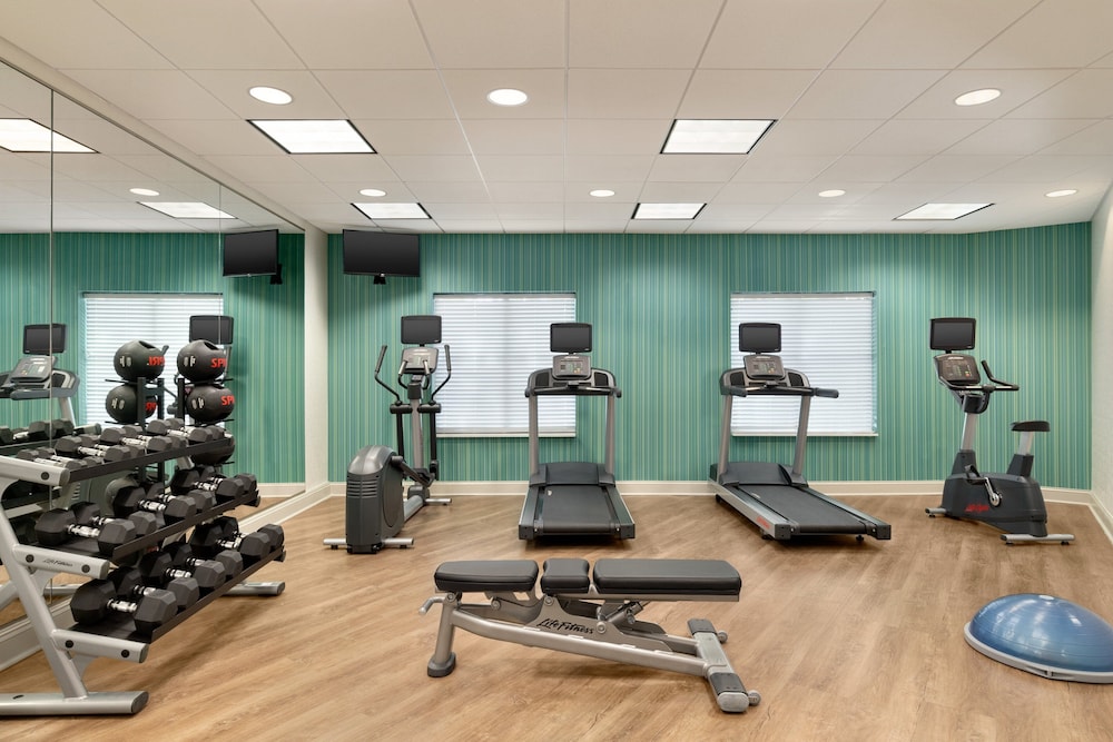 Holiday Inn Express & Suites Mt. Pleasant by IHG - photo 22