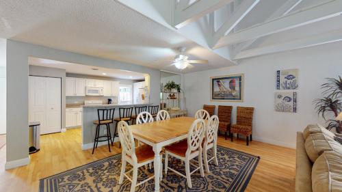 762 Queens Grant - photo 3