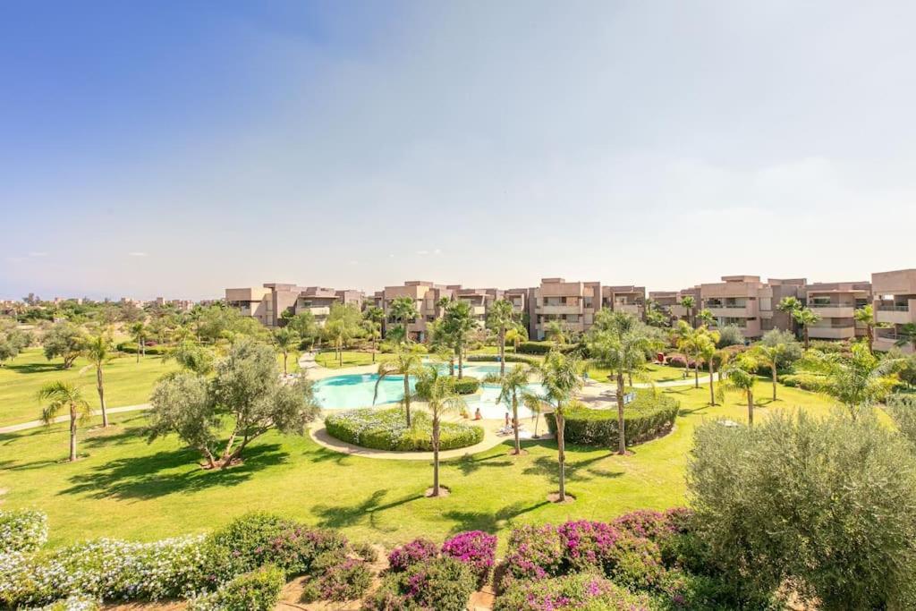 Résidence golfique jardin piscine — 4-Star Luxury Hotel in Marrakesh, Morocco