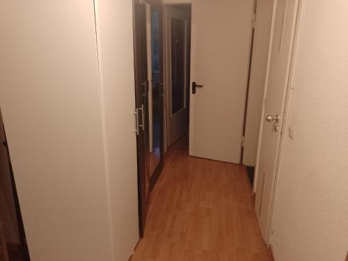 Zimmer in weißhausstraße in einer Wohnung - last minute hotel in Koeln