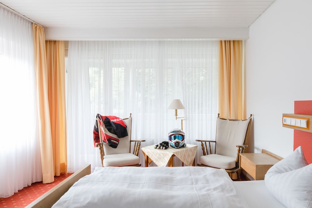 Landhotel Sauerländer Hof — Eslohe — photo 2