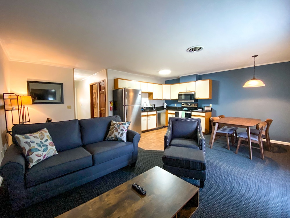 The Central Downtown Inn & Suites - photo 28